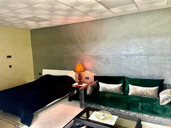 A la foto es mostra l'objecte Cozy Downtown Apartment situat a la ciutat de Fes.