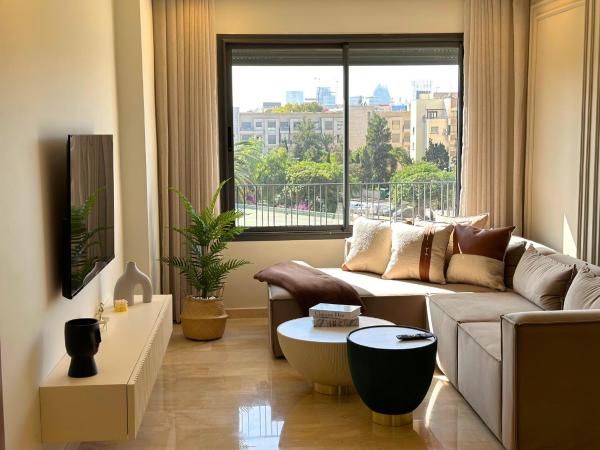 A la foto es mostra l'objecte Luxueux studio, vue dégagée situat a la ciutat de Casablanca.