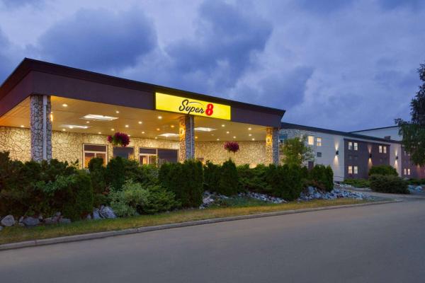 Photo 4 : Super 8 by Wyndham Prince George