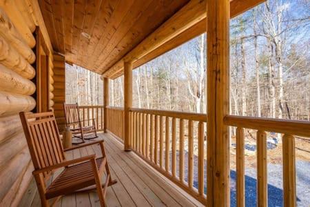 På billedet ses objektet Studio apartment at Sugarloaf Log House beliggende i byen Dickerson.