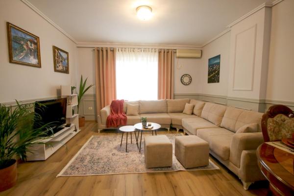 Johan's Apartment, Tirana