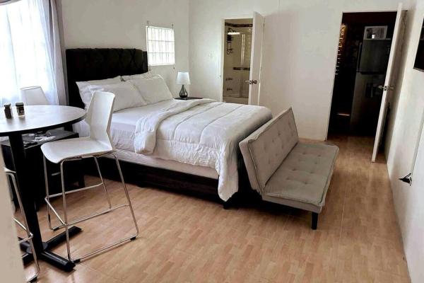 A la foto es mostra l'objecte Eagles Nest Villa Studio AC TV WIFI Fan Luxury Modern situat a la ciutat de Albion.
