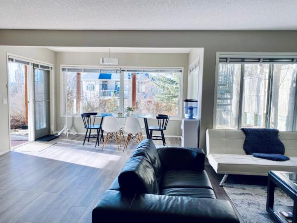 Kuva 2: Private, Spacious, & Bright Home