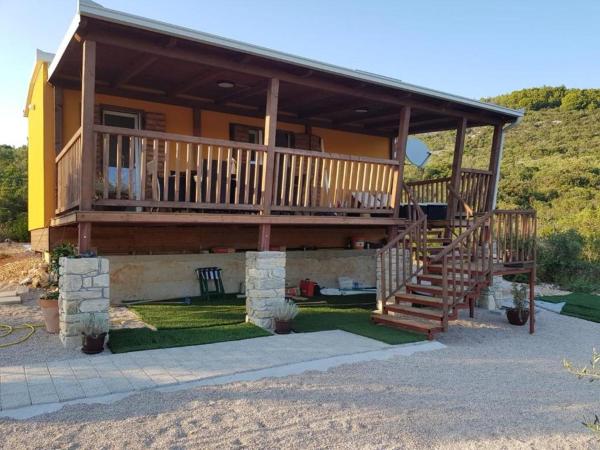 Na zdjęciu widoczny jest obiekt Beautiful private house 50m from the sea położony w mieście Kali.