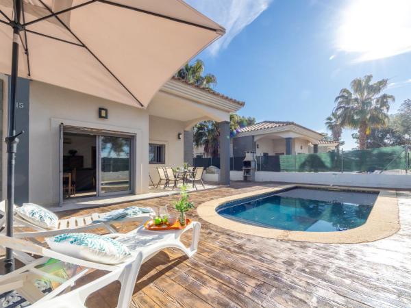 På billedet ses objektet Holiday Home Gaviota 12 by Interhome beliggende i byen Riumar.