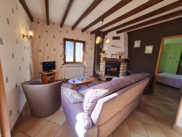 A la foto es mostra l'objecte Maison tranquille avec cheminée près de Gérardmer - FR-1-589-142 situat a la ciutat de Gerbépal.