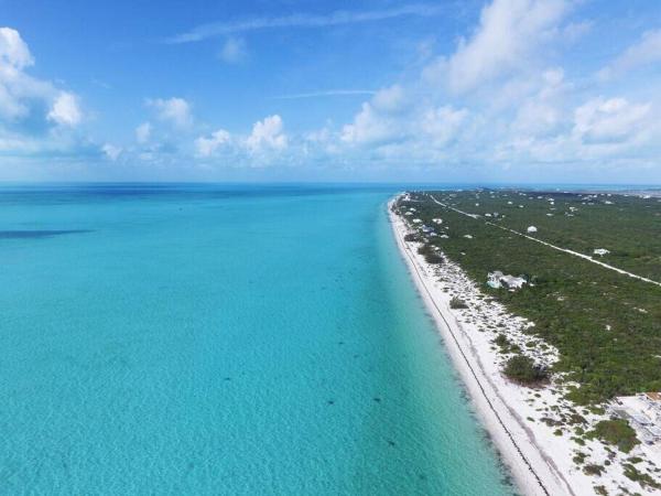 Oceanside 3 Bedroom Luxury Villa With Private Pool, 500ft From Long Bay Beach -V5 - Isole Turks e Caicos