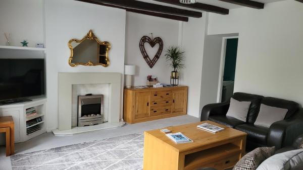 På bildet vises objektet Coatham Cottage som ligger i byen Newton Morrell.