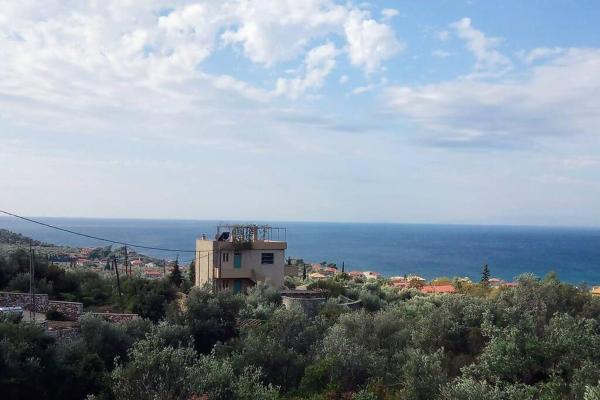 A la foto es mostra l'objecte Poliana Tower situat a la ciutat de Kotrónion.