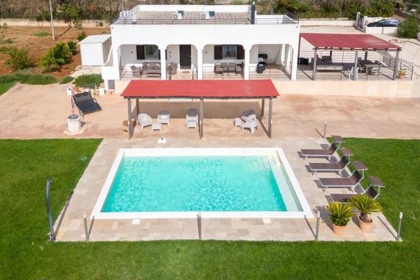 A la foto es mostra l'objecte Villa Silenzio con piscina riscaldata a Ostuni situat a la ciutat de Ostuni.