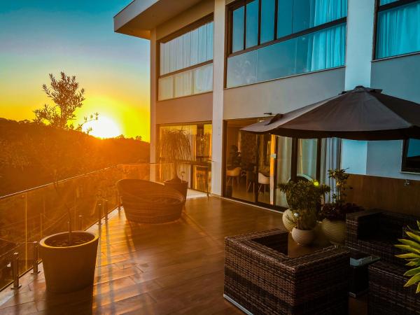 Na zdjęciu widoczny jest obiekt Casa Alpes położony w mieście Domingos Martins.