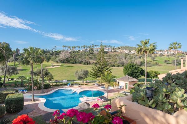 Na zdjęciu widoczny jest obiekt 1 Penthouse golf & pool view in Duquesa Manilva położony w mieście Manilva.