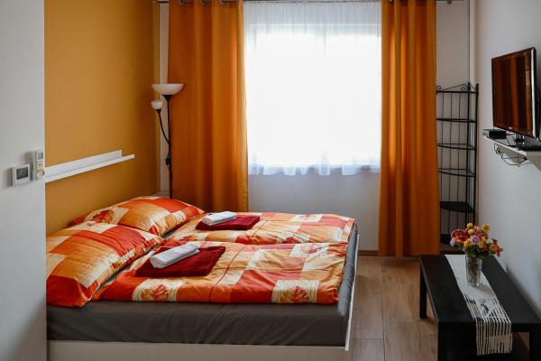 Na zdjęciu widoczny jest obiekt Apartman Pollux położony w mieście Nesvady.