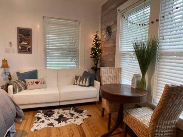 A la foto es mostra l'objecte Newly remodeled studio near downtown Brenham situat a la ciutat de Brenham.