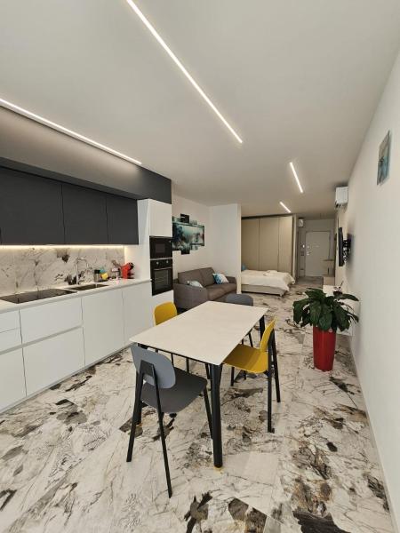 照片显示了位于Negrar市的Aliss Appartamenti物件。