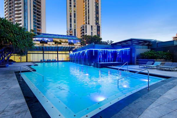 Фотография 3: Circle on Cavill - Self Contained & Privately Managed - Wow Stay
