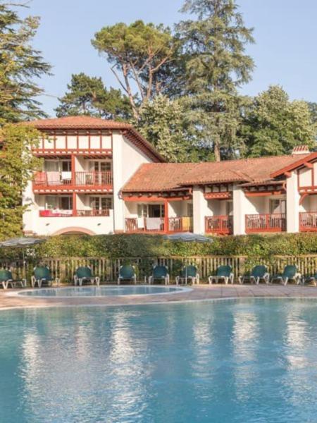 A la foto es mostra l'objecte 1-Appt avec piscine à St-Jean Pays-Basque situat a la ciutat de Uhart-Cize.