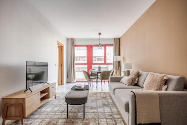 Blueground Diagonal Mar i El Front M d Poblenou BCN-83, Барселона