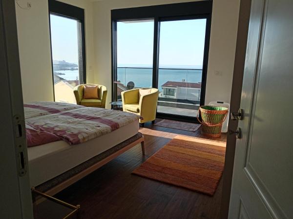 Op de foto is het object Apartmani Seaside te zien, gelegen in de stad Dobra Voda.