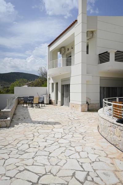 På billedet ses objektet Lefkakia Unique Holiday Villa beliggende i byen Lefkakia.
