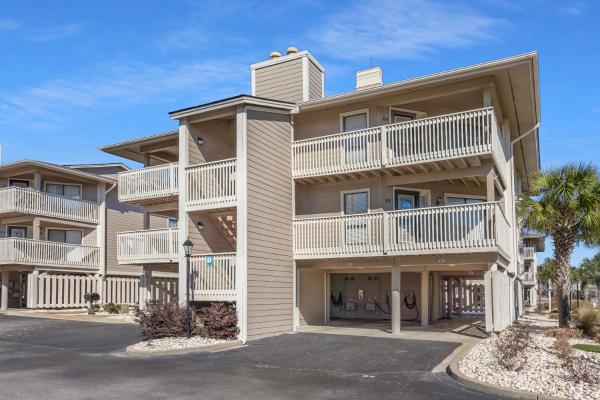A la foto es mostra l'objecte Tilghman Lakes D4 condo situat a la ciutat de Bonneau.