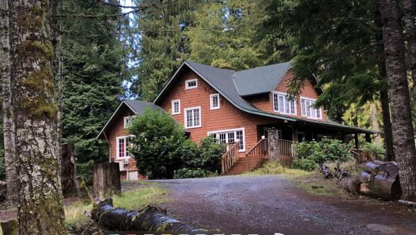 Large Lodge at Rainier Lodge (0.4 miles from entrance)