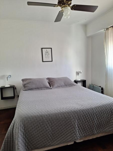 A la foto es mostra l'objecte Departamento de la calle 50 situat a la ciutat de La Plata.