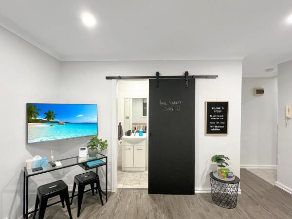 A la foto es mostra l'objecte Funky Fitzroy apartment so close to the action situat a la ciutat de Melbourne.