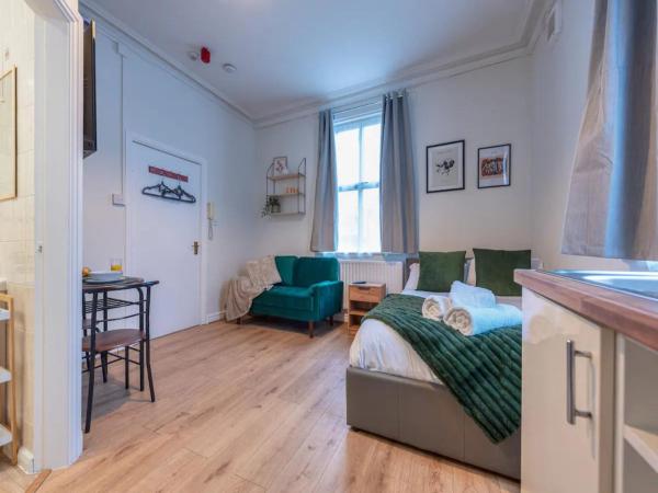 Na zdjęciu widoczny jest obiekt Stylish Studio in Central Wolverhampton - Pass the Keys położony w mieście Wolverhampton.