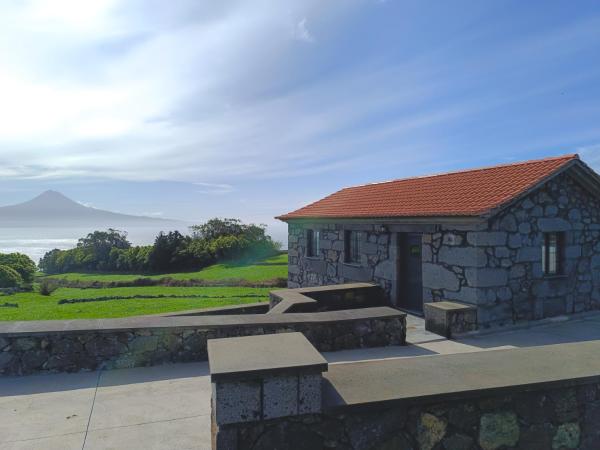 写真にはRosais市にあるLaura's Cottage ALが写っています。