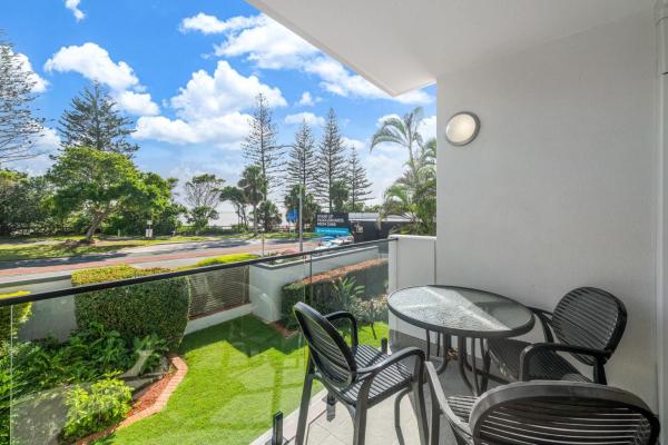 Na foto é possível ver o objeto Windward 4, 3 bedroom unit ocean front localizado na cidade de Mooloolaba.