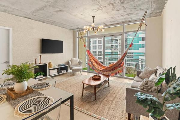 Urban Retreat - Location Pool Gym & Parking - South Miami, FL