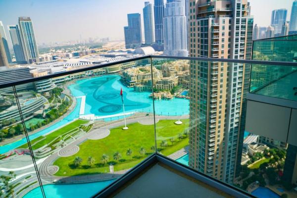 På billedet ses objektet Magnificent 3BR with Incredible Burj & Fountain View beliggende i byen Dubai.