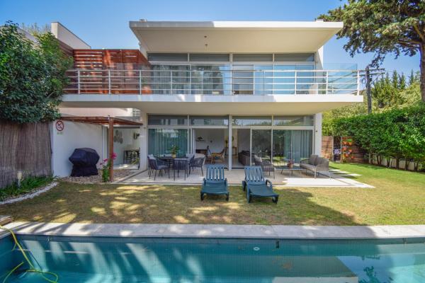 A la foto es mostra l'objecte Spacious VIlla with Swiming Pool and Terrace situat a la ciutat de Cascais.