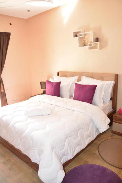 Na zdjęciu widoczny jest obiekt Elegant villa for family and business trips położony w mieście Al-Dżadida.