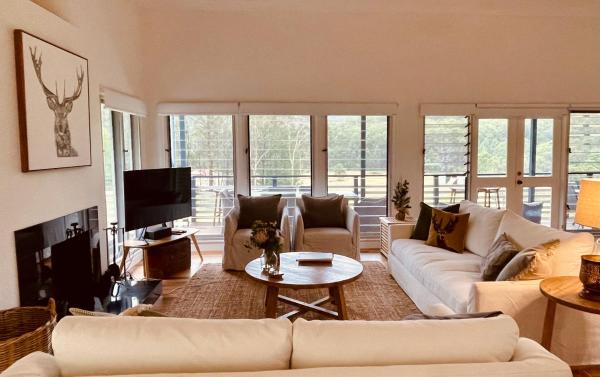 A la foto es mostra l'objecte Laguna Valley Country Retreat situat a la ciutat de Laguna.