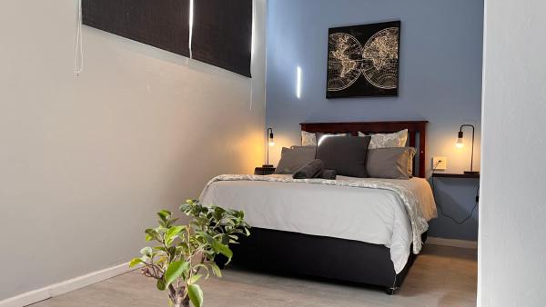 Traveller's Inn - Studio Cottage - Port Elizabeth
