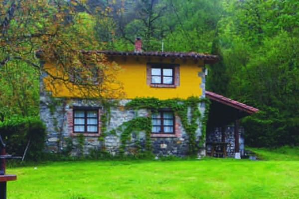 På bilden syns objektet La Rotella, calma al lado de Cangas de Onís som ligger i staden Caño.