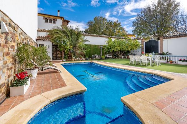 Casa De Amigos La Latina Con Piscina, Chimenea Y Barbacoa - İspanya