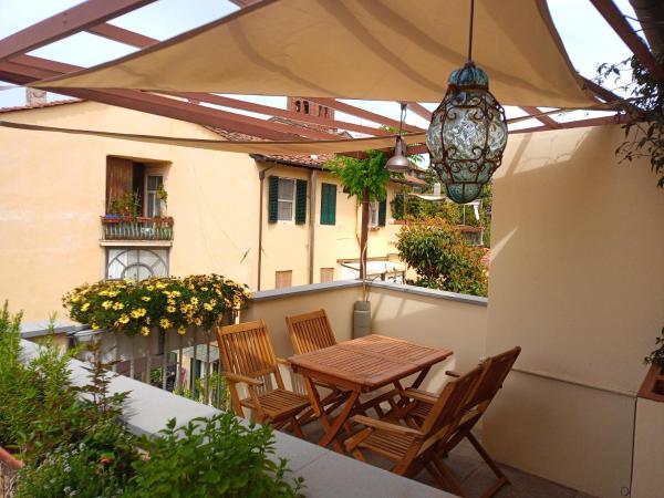 På bildet vises objektet La terrazza sulla stufa som ligger i byen Lucca.