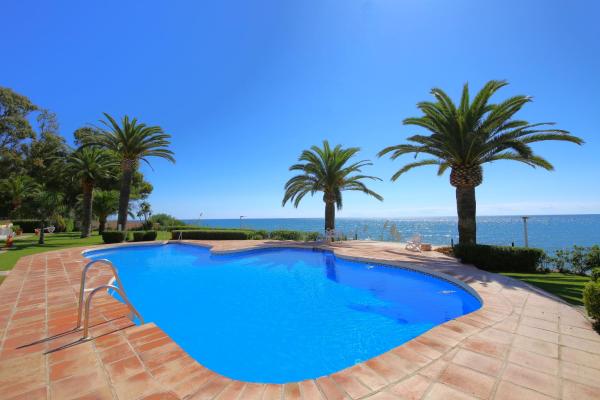 Estepona East Beachfront Townhouse Lunimar - Estepona