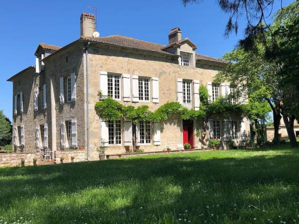 A la foto es mostra l'objecte Grande maison en pierre de taille avec piscine, sauna et jacuzzi situat a la ciutat de Laugnac.