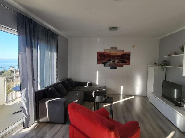 A la foto es mostra l'objecte Apartman Valentina situat a la ciutat de Podstrana.