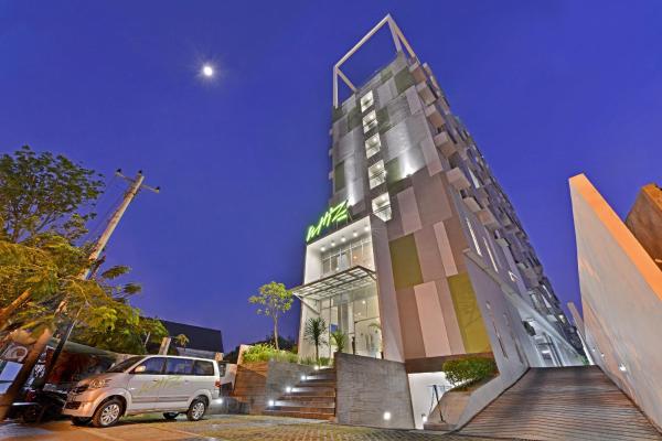Whiz Hotel Pemuda Semarang - Tugu