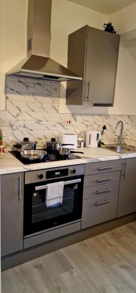 Fotografie 3: SuperValue Suite 10 - Fast WiFi, Hotel Linen, Keyless Entry, City only 10 Mins - BY PROPERTY PROMISE