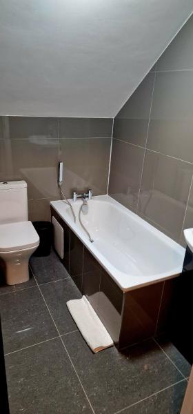 Fotografie 7: SuperValue Suite 10 - Fast WiFi, Hotel Linen, Keyless Entry, City only 10 Mins - BY PROPERTY PROMISE