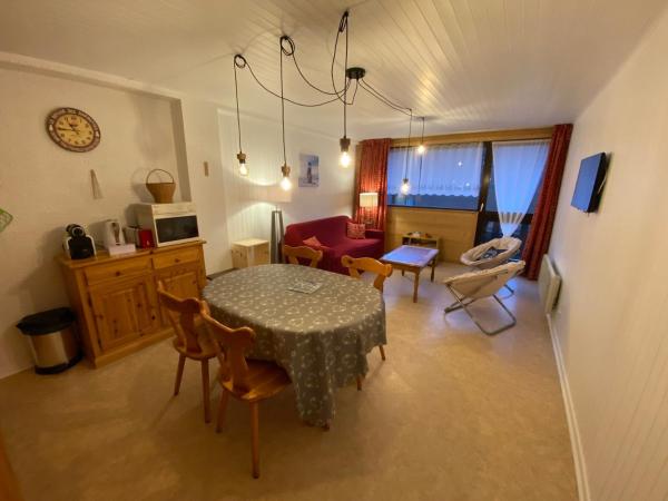 På billedet ses objektet Studio spacieux au cœur de Châtel, proche télécabine Super-Châtel, tout confort - FR-1-693-102 beliggende i byen Châtel.
