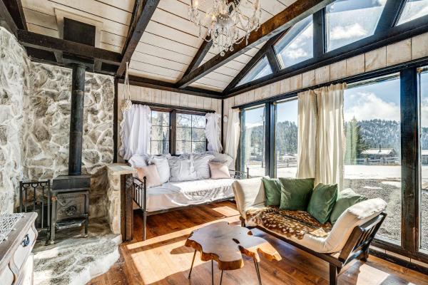 A la foto es mostra l'objecte Pet-Friendly Guffey Vacation Rental with Deck! situat a la ciutat de Guffey.