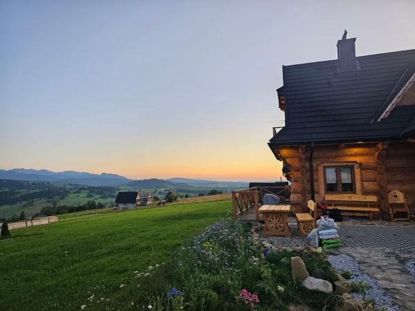 A la foto es mostra l'objecte Mountain View Chalet with HotTub and Sauna situat a la ciutat de Czerwienne.