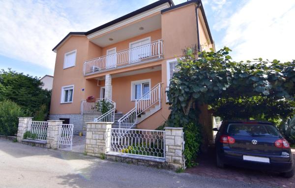 På billedet ses objektet Apartments by the sea Umag - 22455 beliggende i byen Umag.